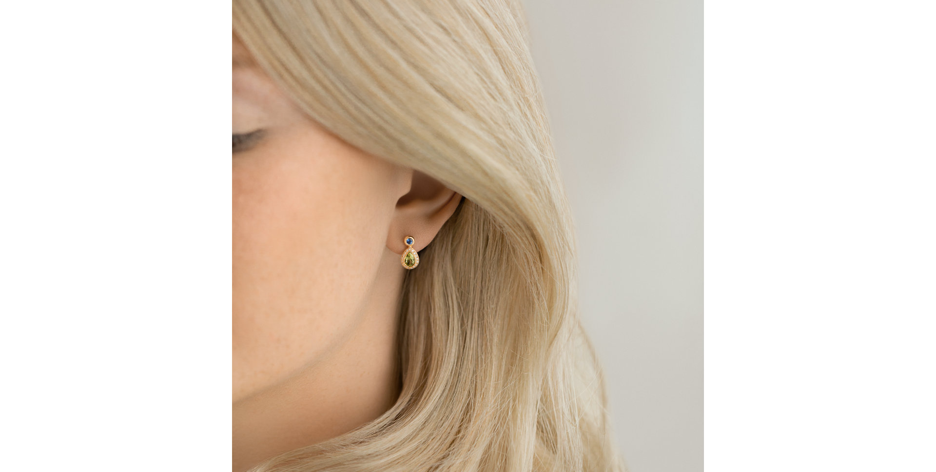 Náušnice s diamanty, peridotem a safírem Charme