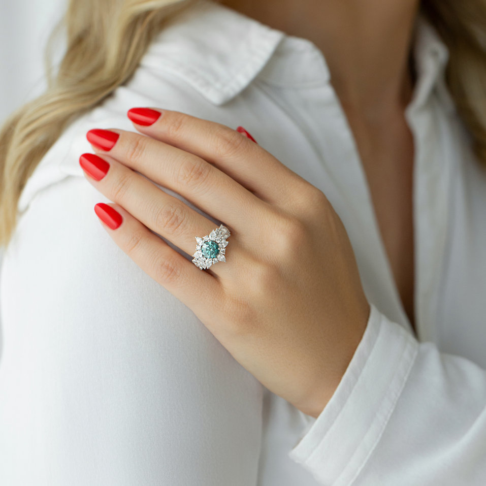 Prsten s modrým diamantem a bílými diamanty Pure Nobility