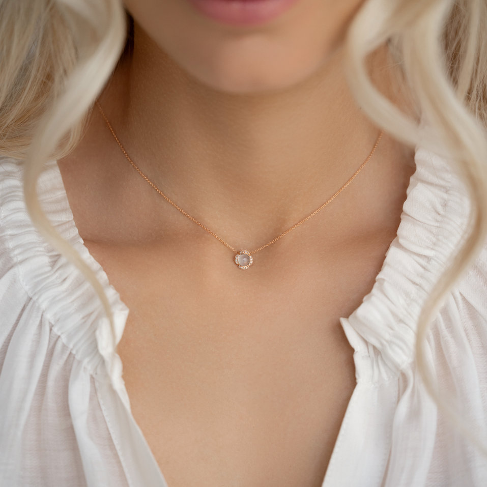 Náhrdelník s diamanty a růženínem Genevieve