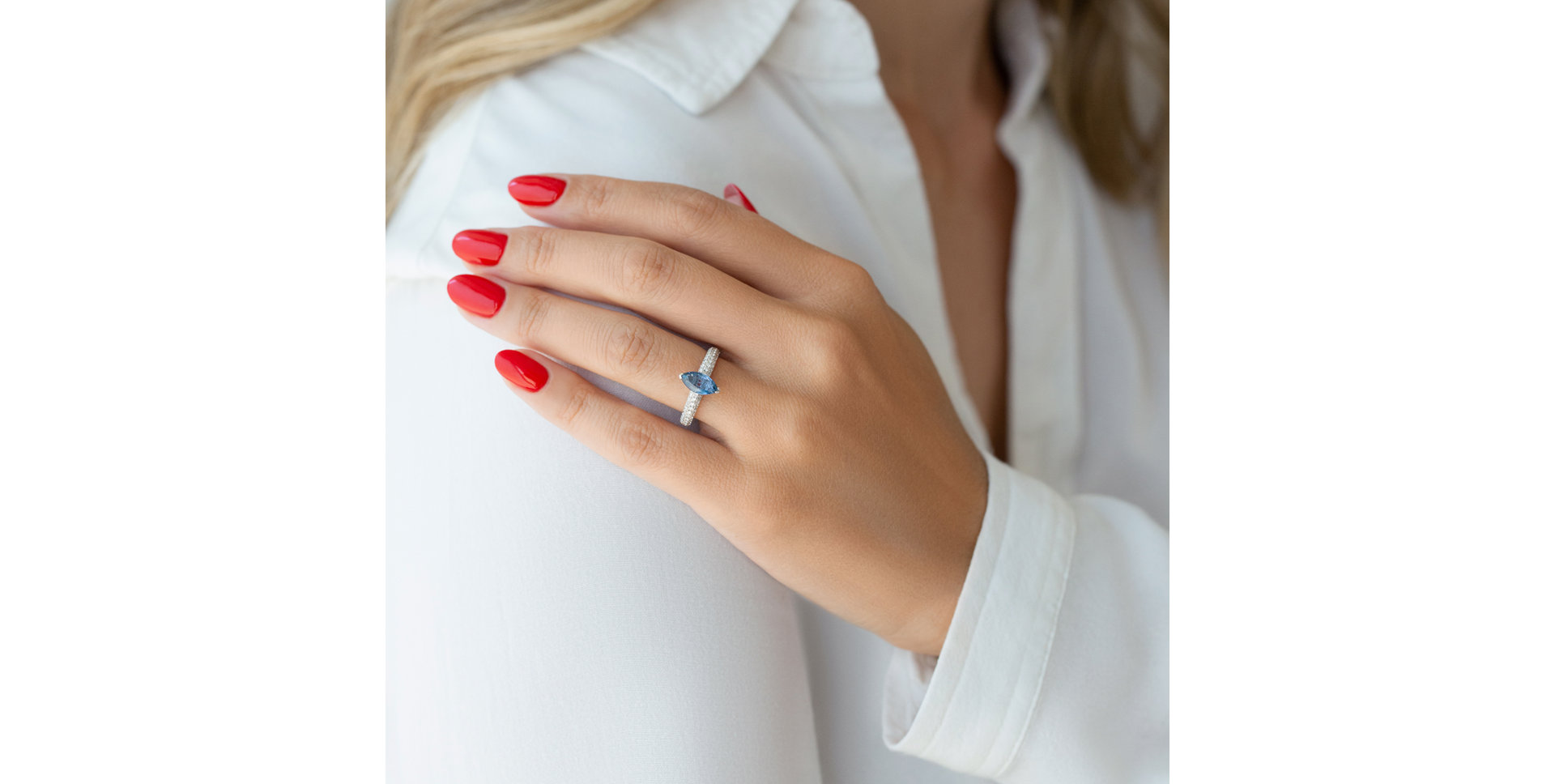 Prsten s safírem a diamanty Excellent