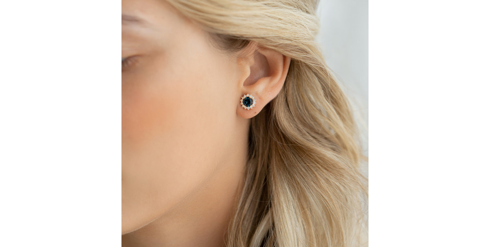 Náušnice s diamanty a tanzanitem Lilac Flower