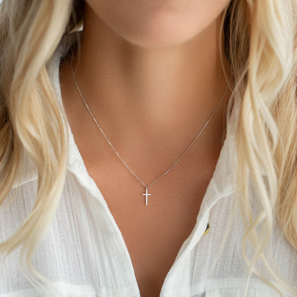 Náhrdelník s diamanty Shimmering Cross