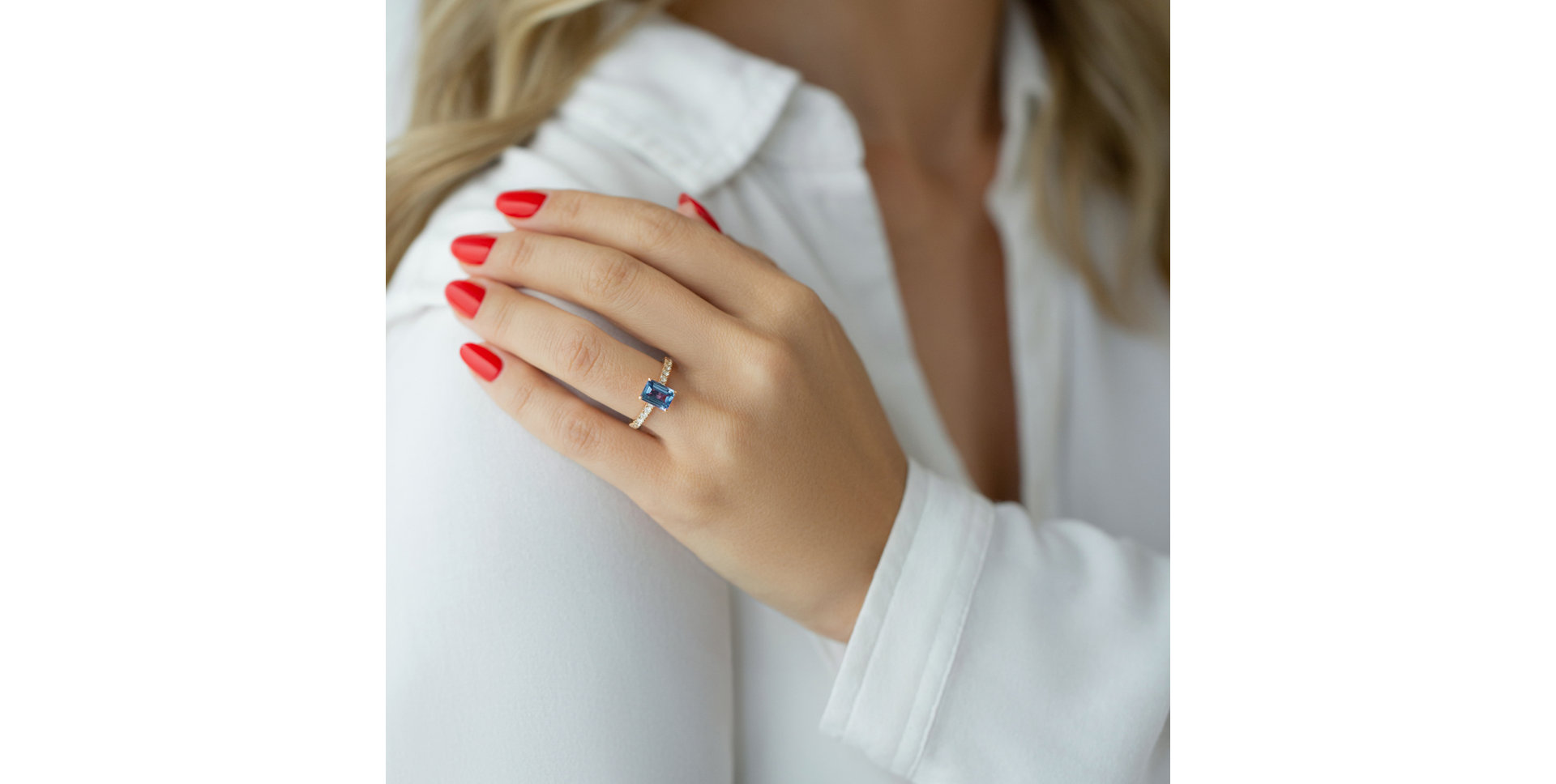 Prsten se safírem a diamanty Divine Love