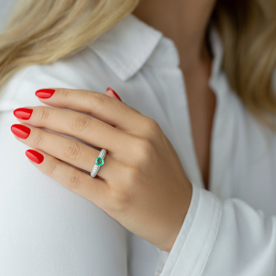 Prsten s diamanty a smaragdem Proud Desire