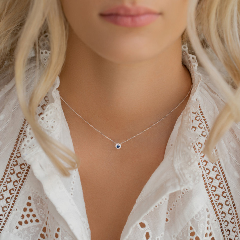 Náhrdelník se smaragdem a diamanty Curvy Wish