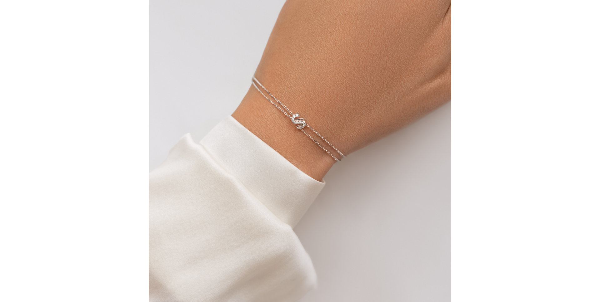 Náramek 14kt bílé zlato s diamantem Magic Letter