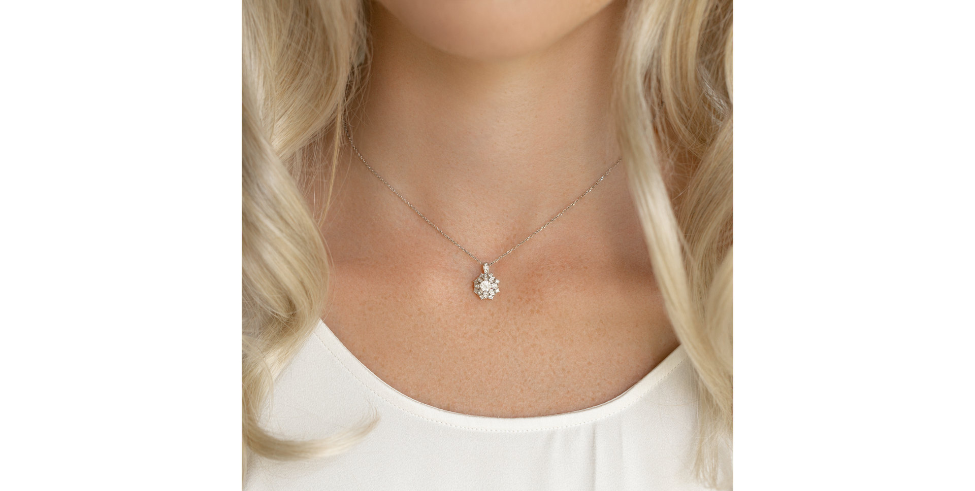 Přívěsek 14kt bílé zlato s diamantem Serene Aura