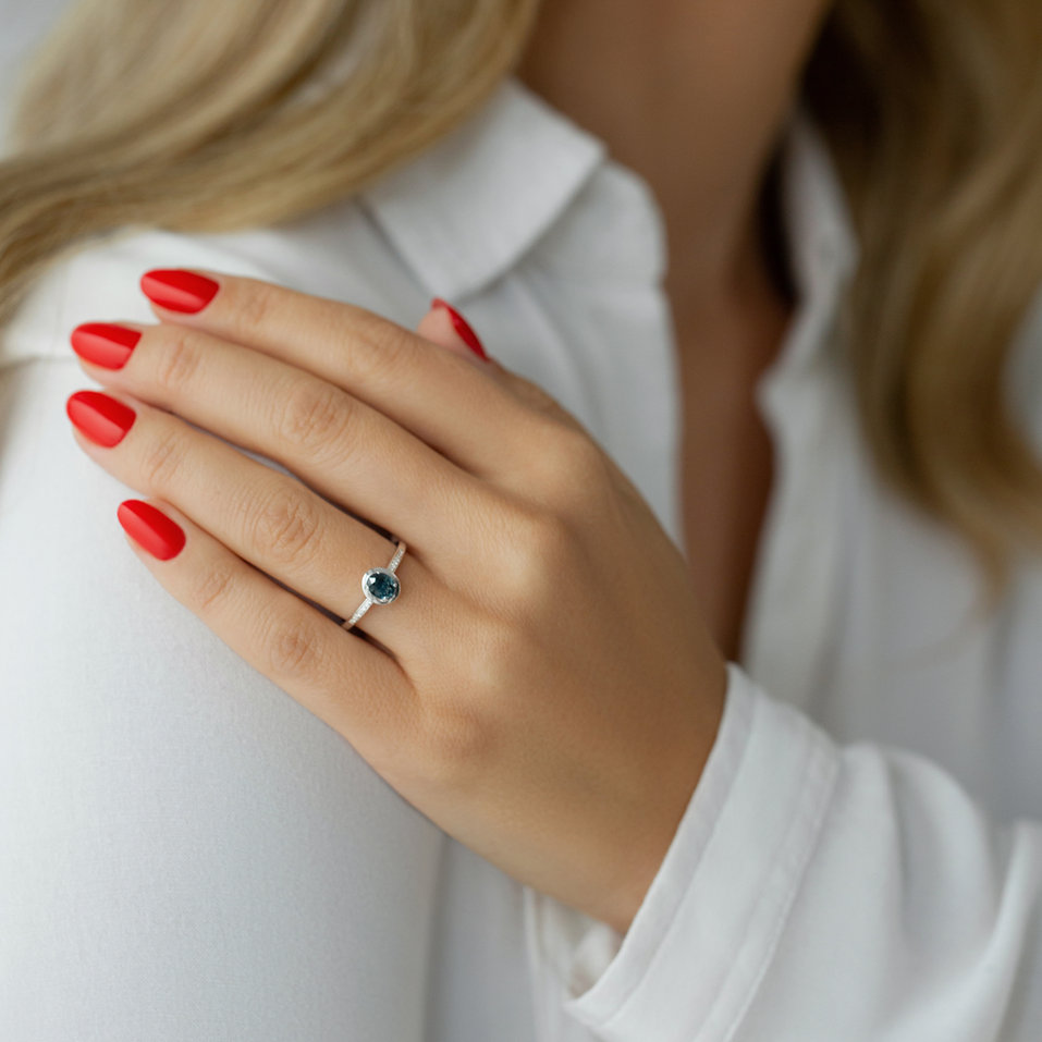 Prsten s diamanty a safírem Mystic Mirage