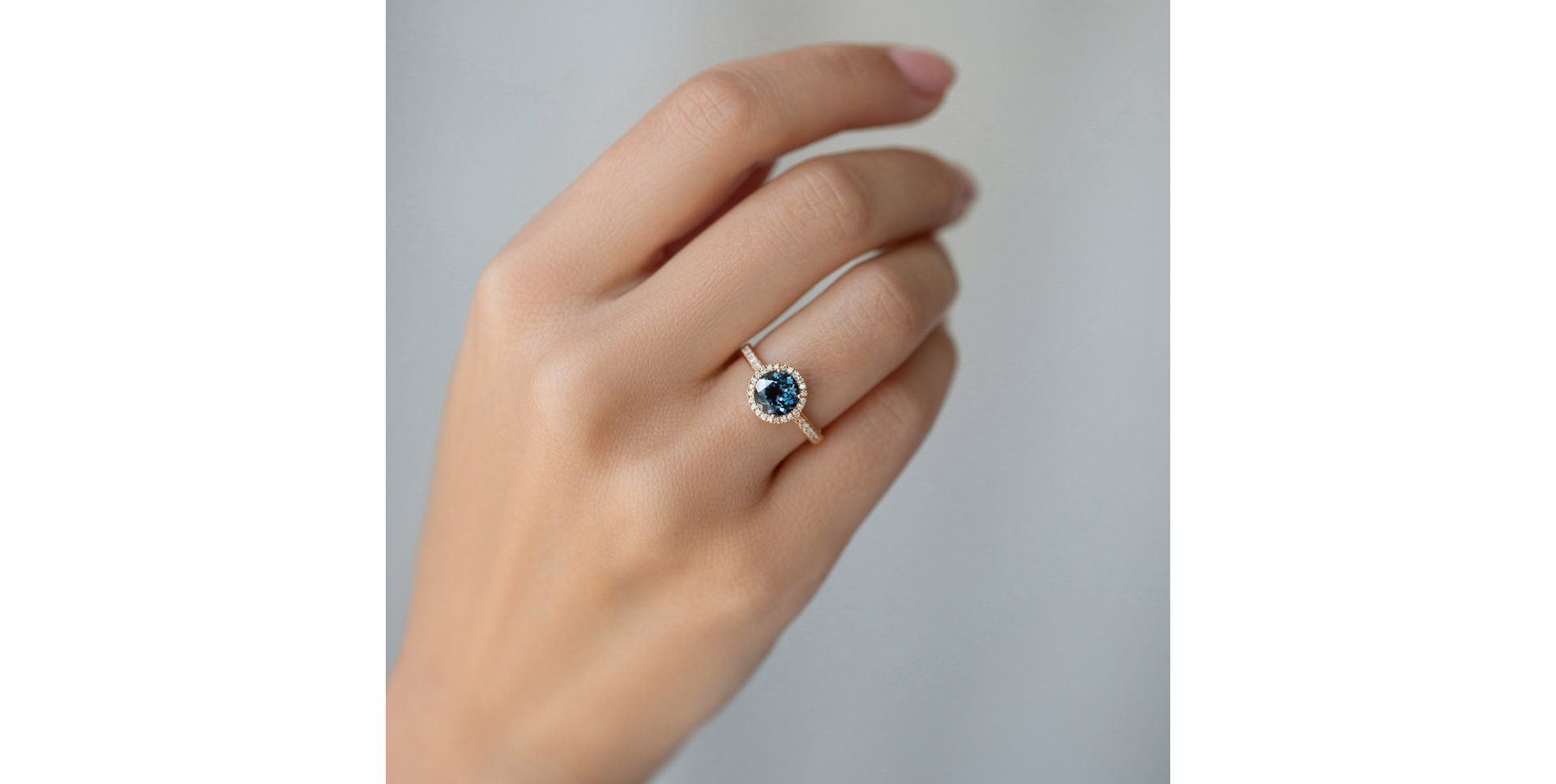 Prsten s topazem a diamanty Navy Nightfall