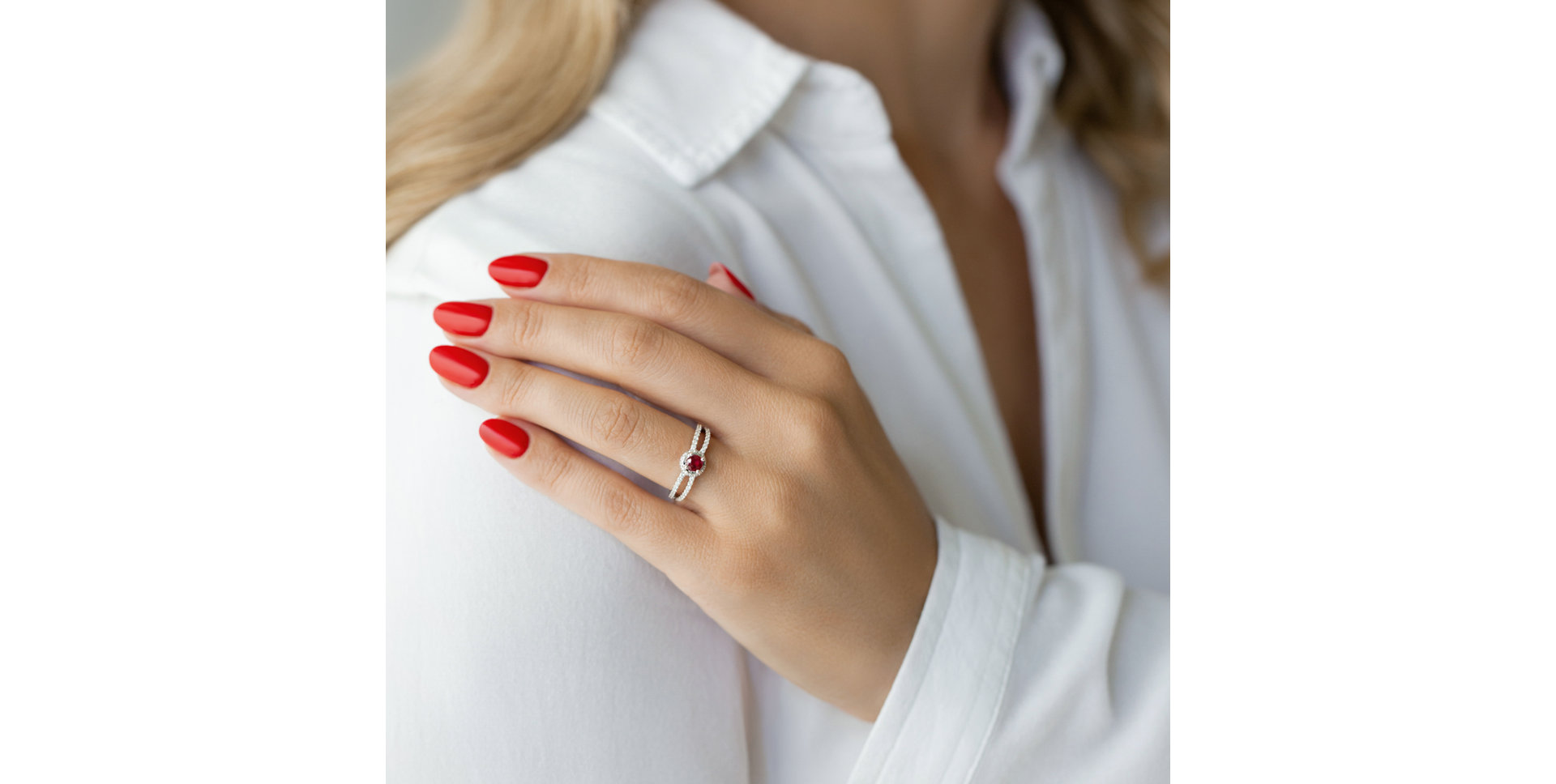 Prsten s diamanty a rubínem Rulan