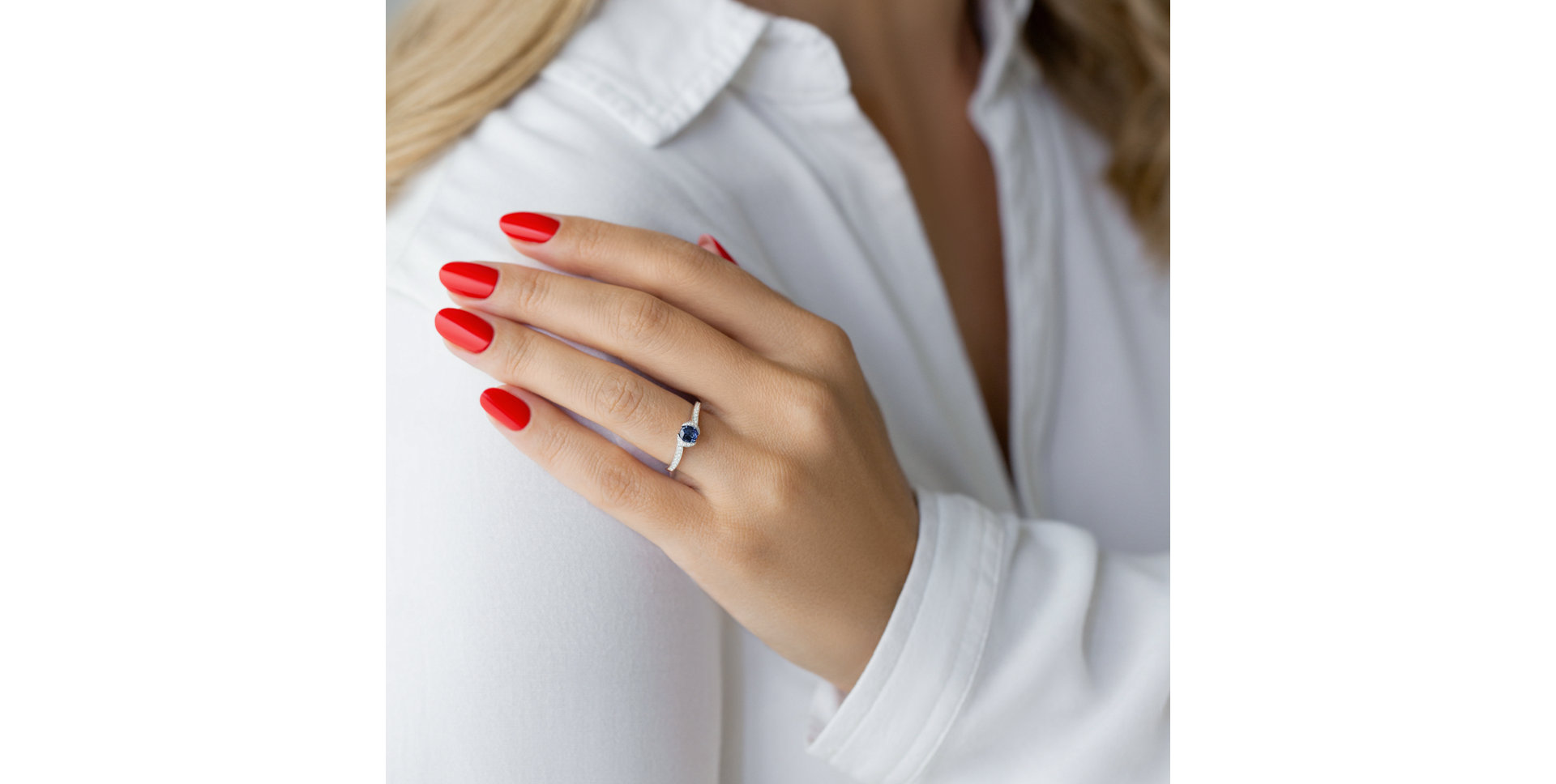 Prsten s diamanty a safírem Vaina