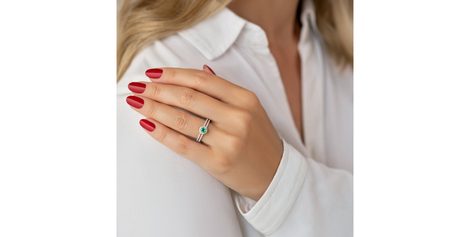 Prsten s diamanty a smaragdem Tanasis