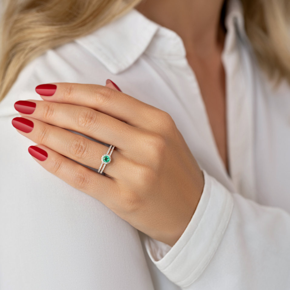 Prsten s diamanty a smaragdem Tanasis