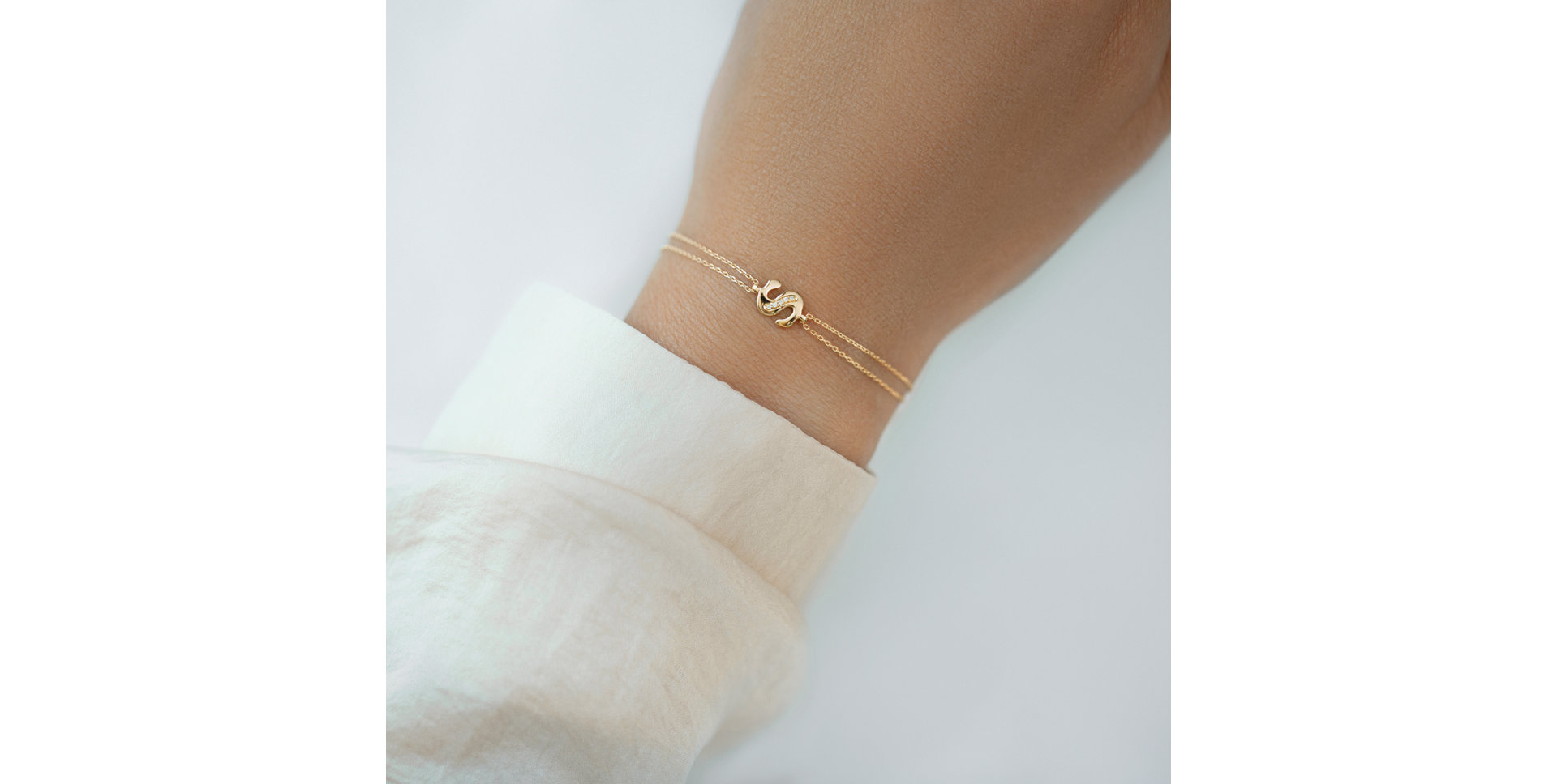 Náramek s diamanty Alluring Letter