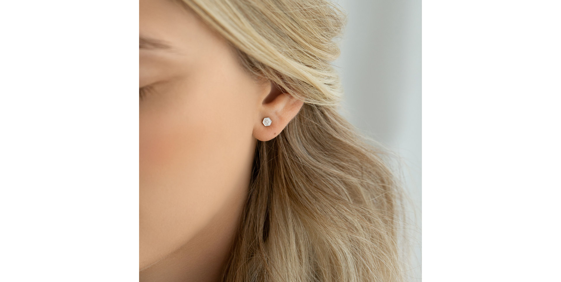 Náušnice s diamantem Sei