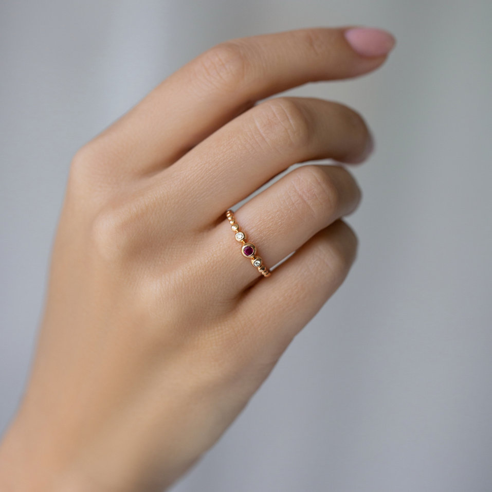 Prsten s diamanty a rubínem Shiny Triple