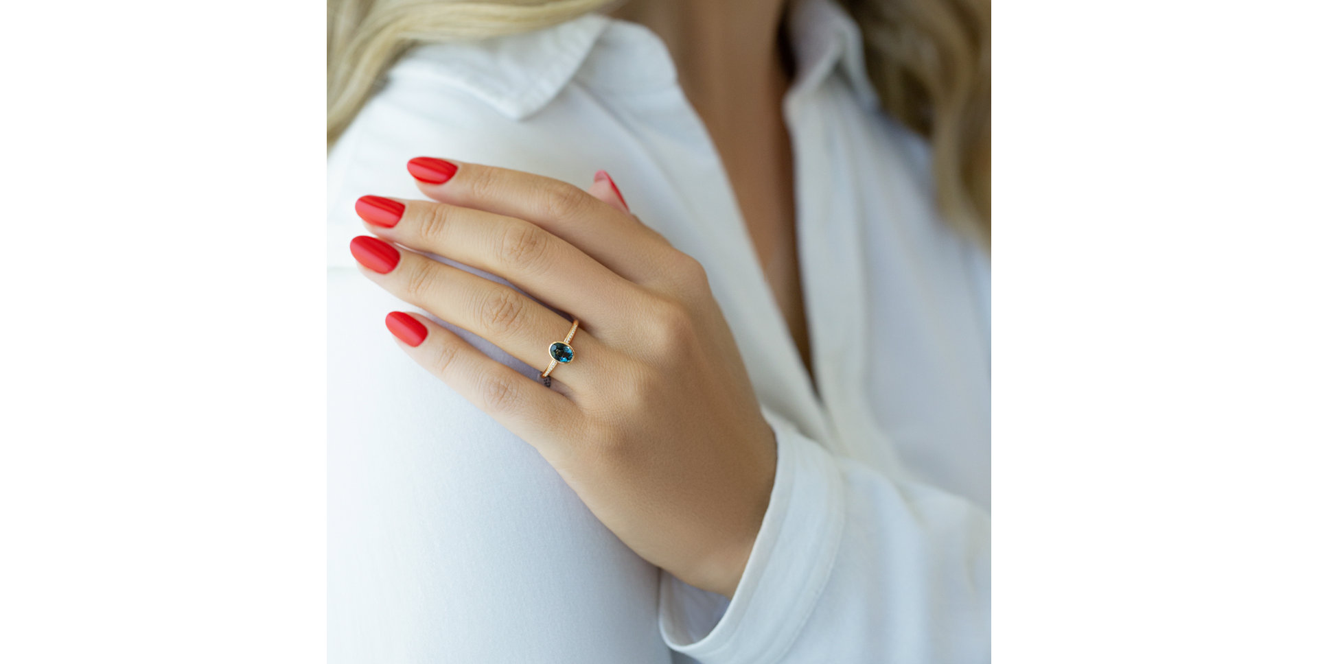 Prsten s diamanty a topazem Elliptical perfection