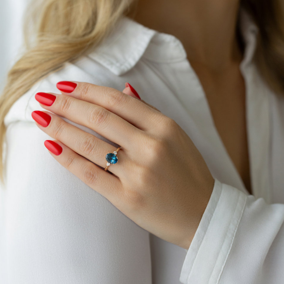 Prsten s diamanty a rhodolitem Scarlet Ember