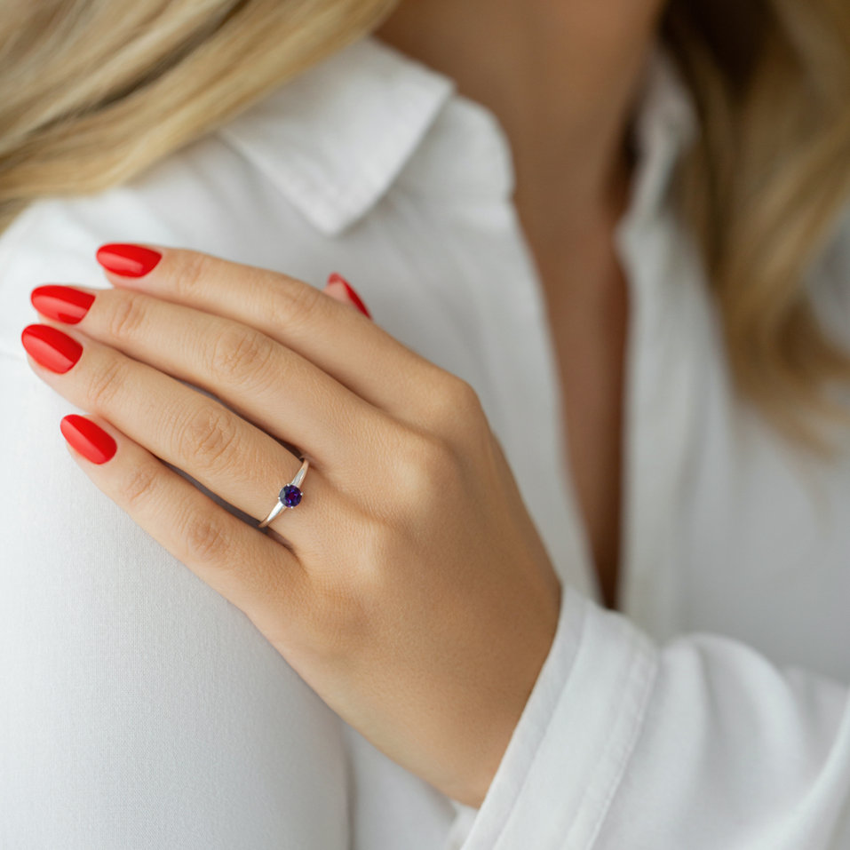 Prsten s rubínem Dorothy