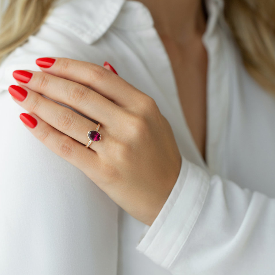 Prsten s diamanty a rhodolitem Eliptical Perfection