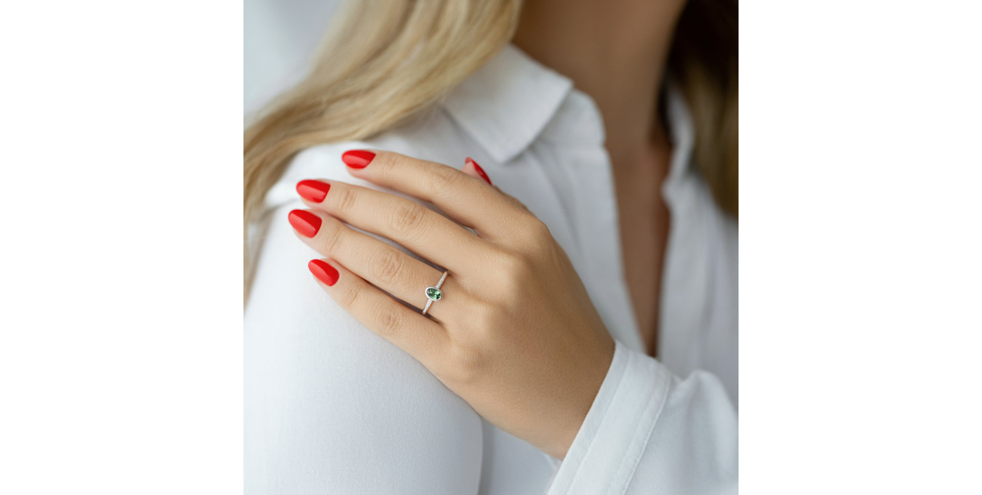 Prsten s diamanty a apatitem Elliptical perfection