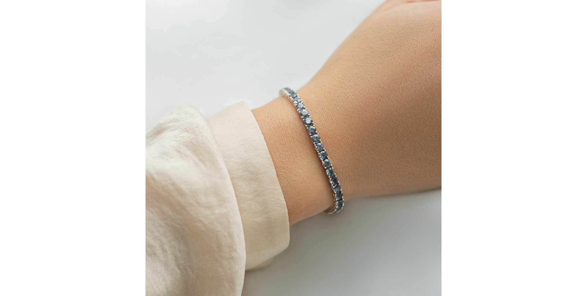 Náramek se spinelem Infinite Glow
