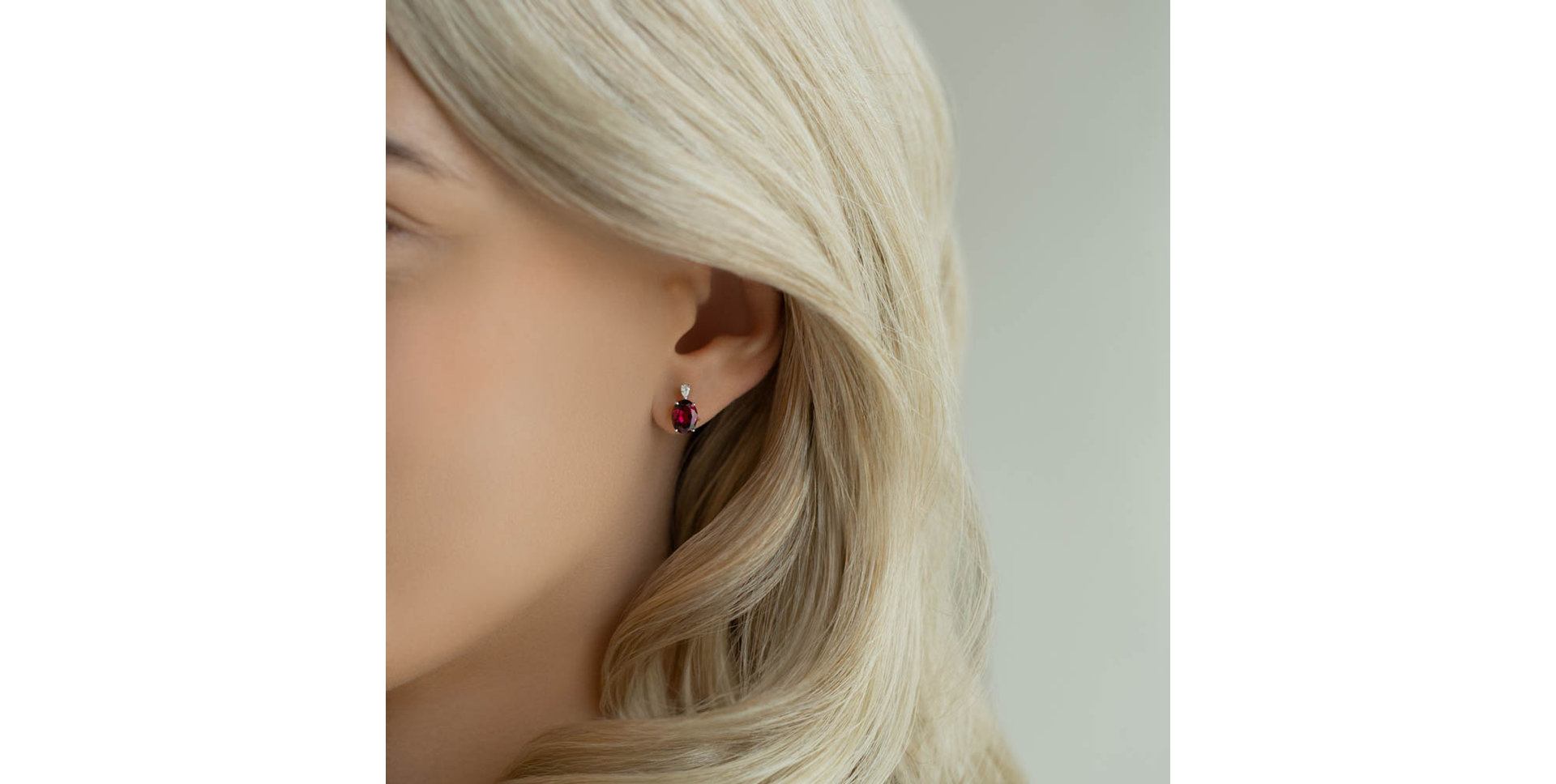 Náušnice s diamantem a smaragdem Royal Aura