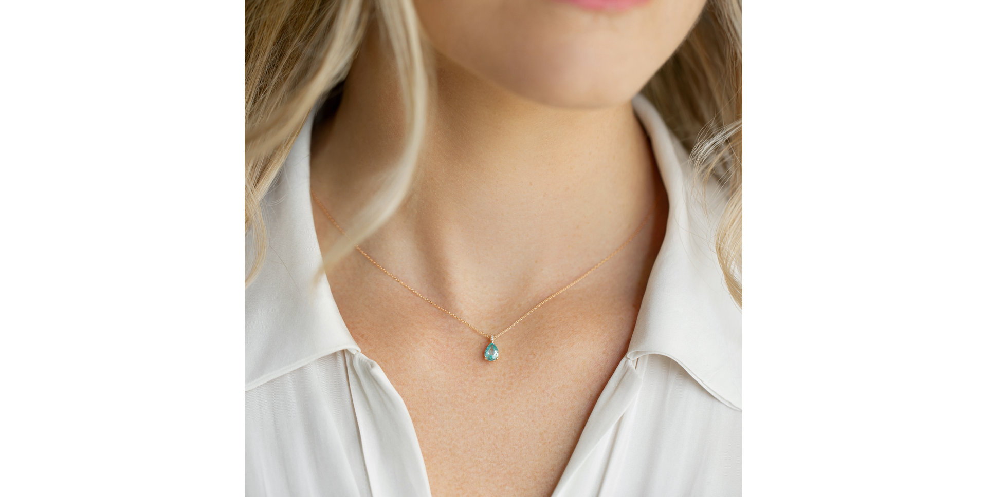 Náhrdelník s diamanty a smaragdem Tearfall