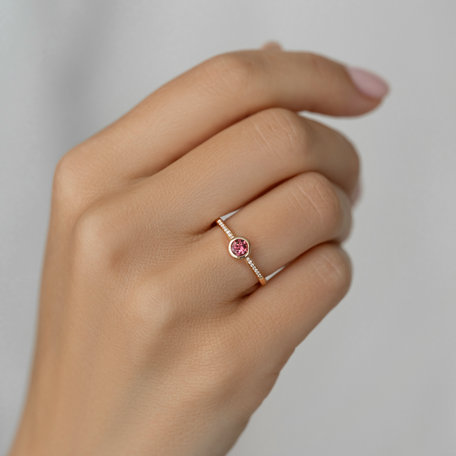 Prsten s diamanty a rubínem Regal Sparkle