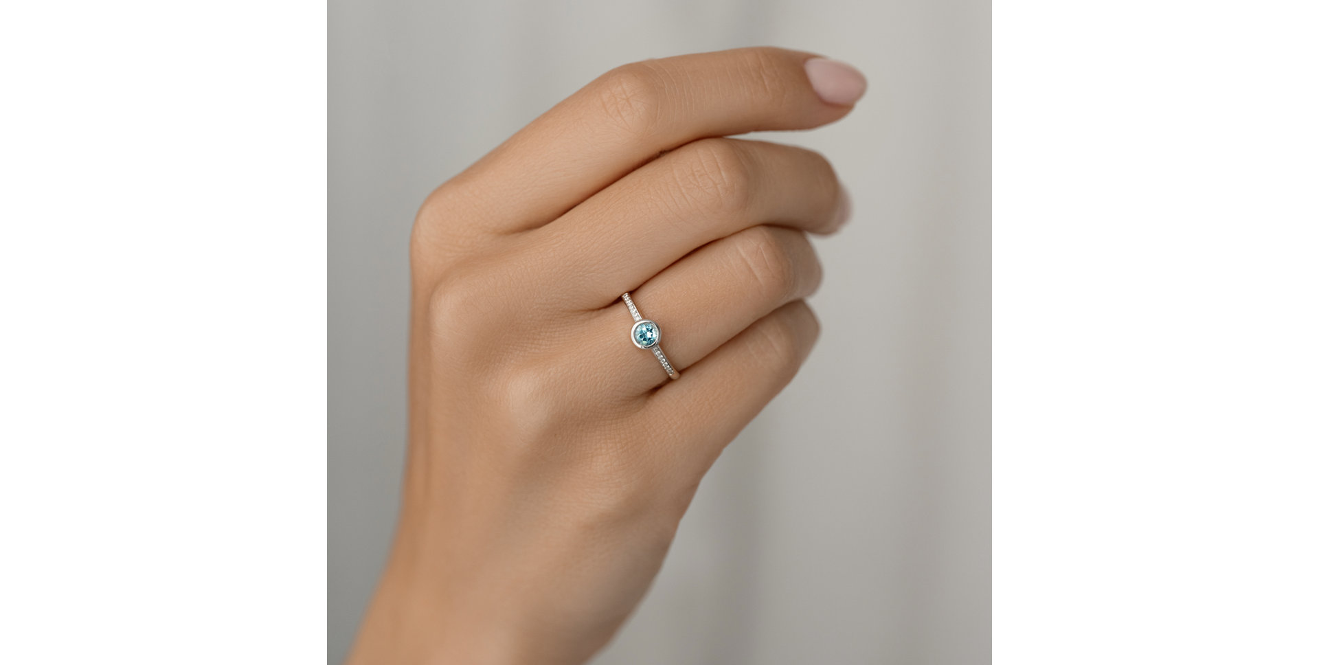 Prsten s diamanty a safírem Regal Sparkle