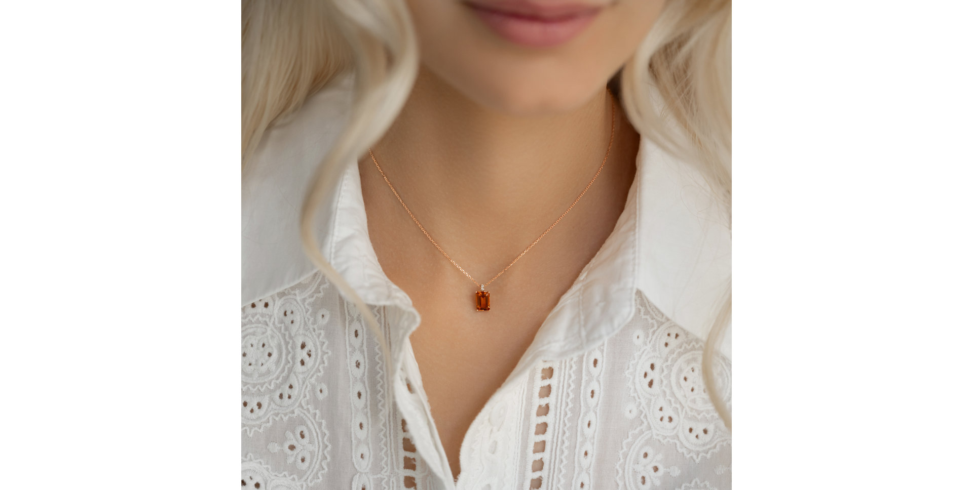 Náhrdelník s diamanty a topazem Mireth