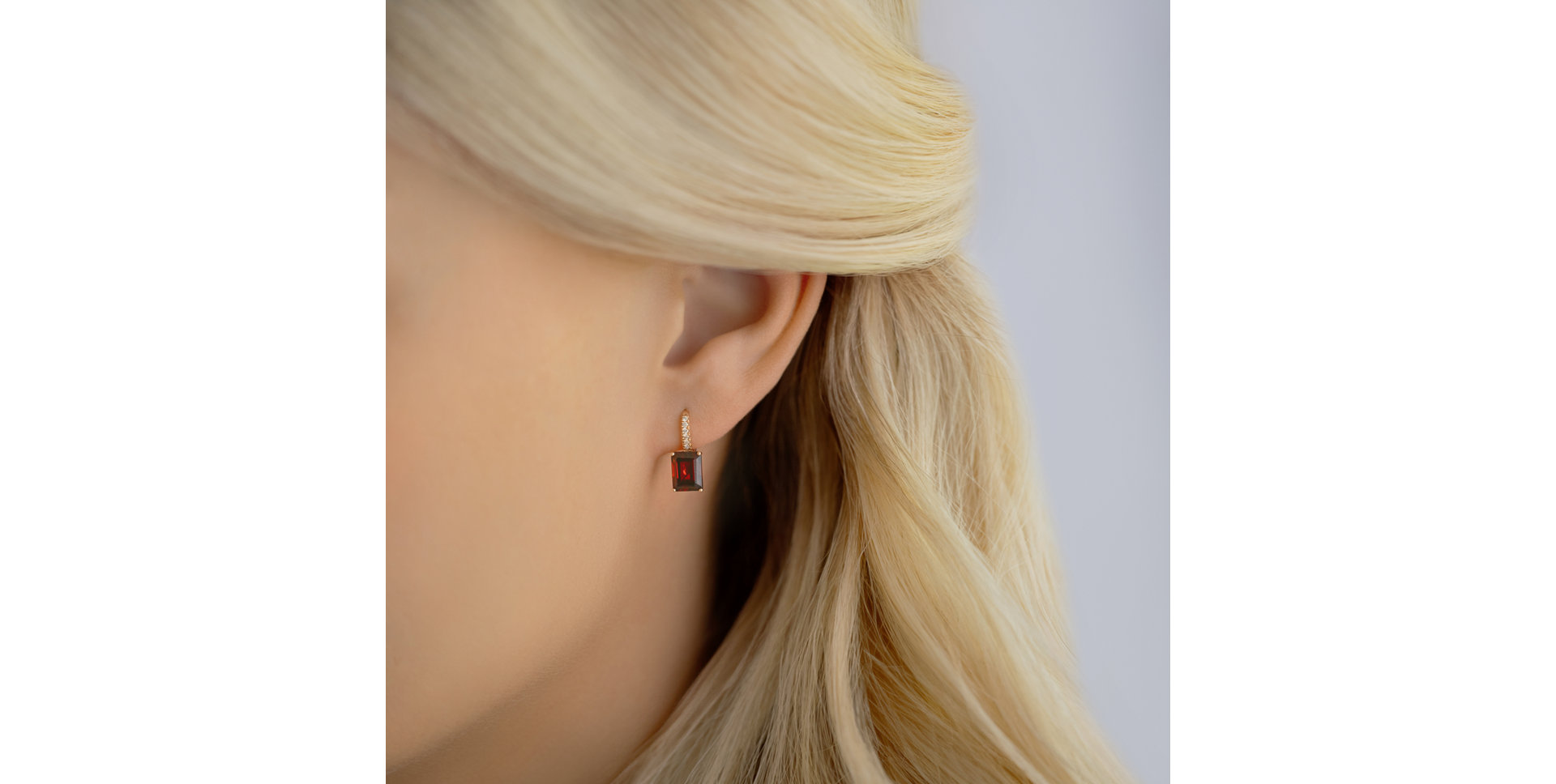 Náušnice s diamanty a rhodolitem Mireth