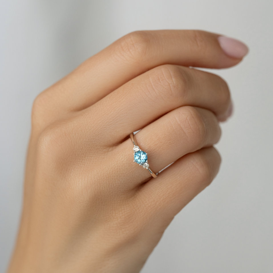 Prsten s diamanty a topazem Midnight Serenity