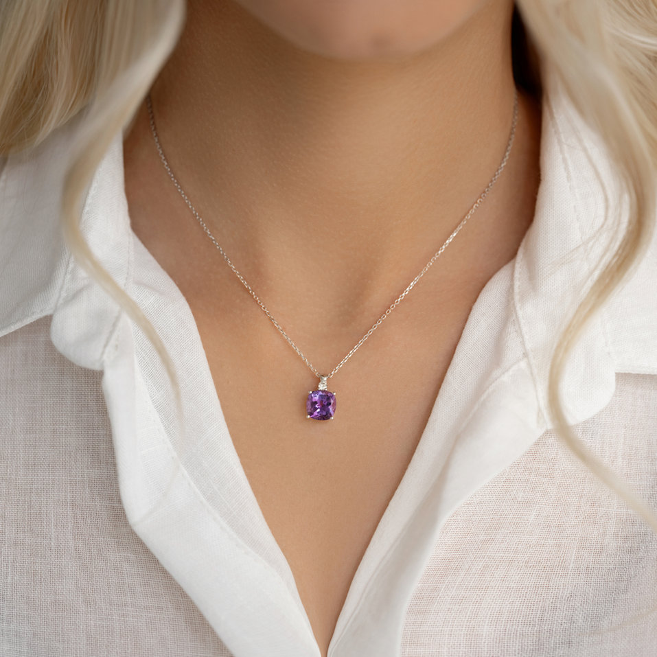 Náhrdelník s diamantem a rhodolitem The Countess