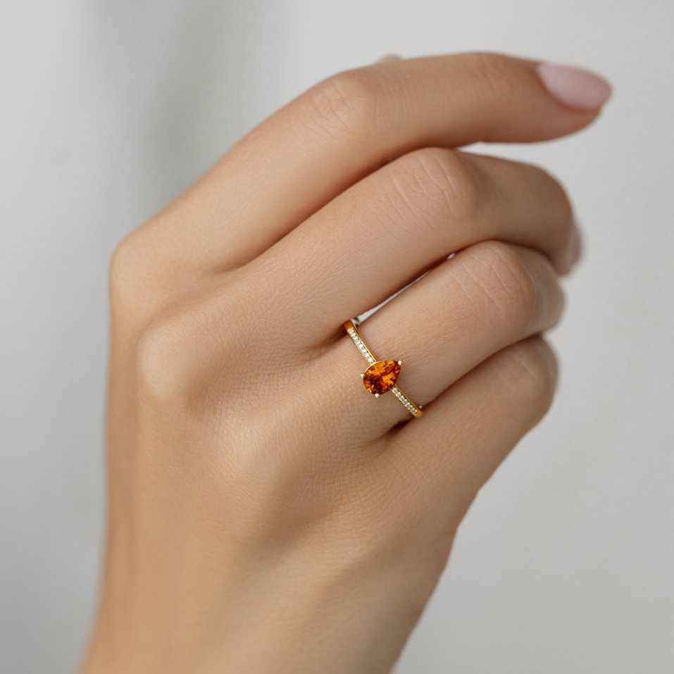 Prsten s diamanty a rhodolitem Teardrop