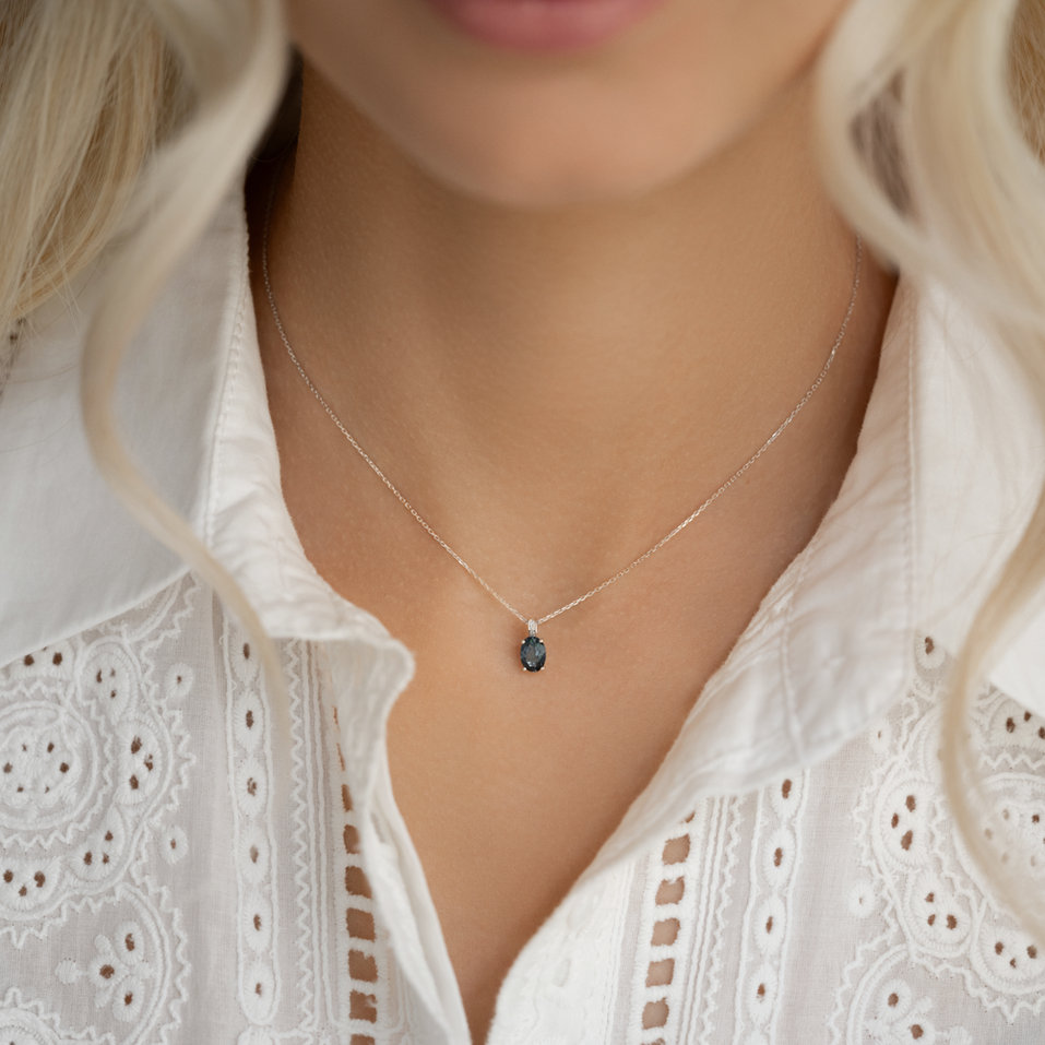 Náhrdelník s diamanty a rhodolitem Lauriene