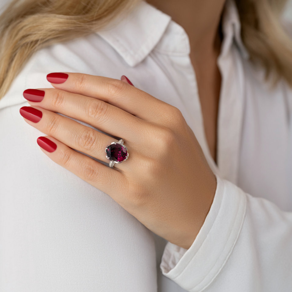 Prsten s diamanty a rhodolitem Fire of Life