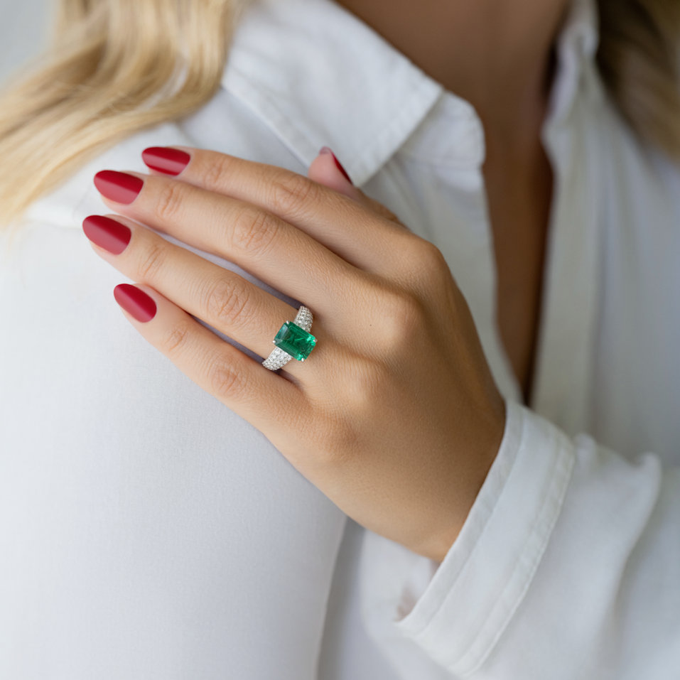 Prsten s diamanty a smaragdem Diamond Whisper