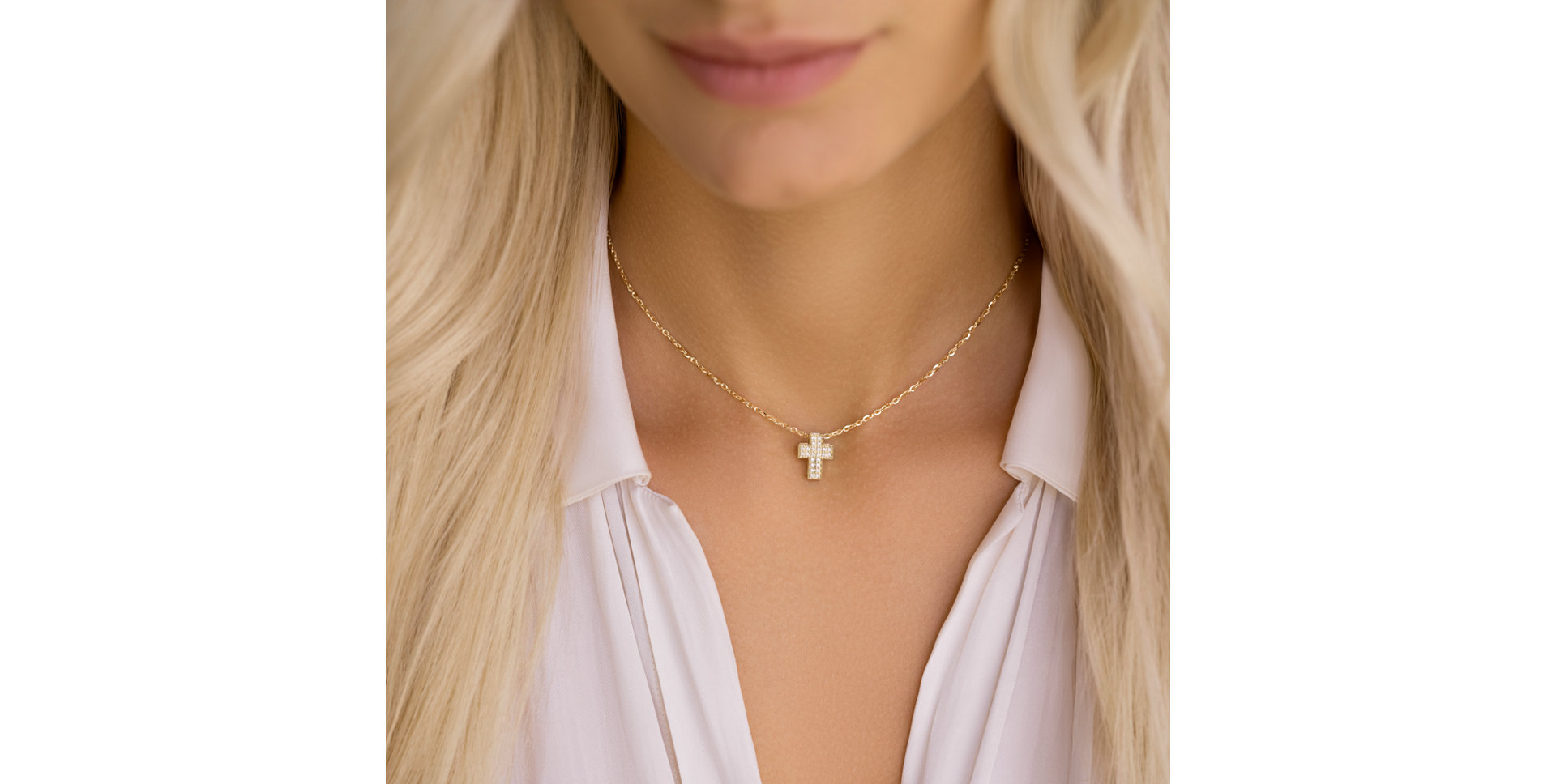 Náhrdelník s diamanty Divine Cross
