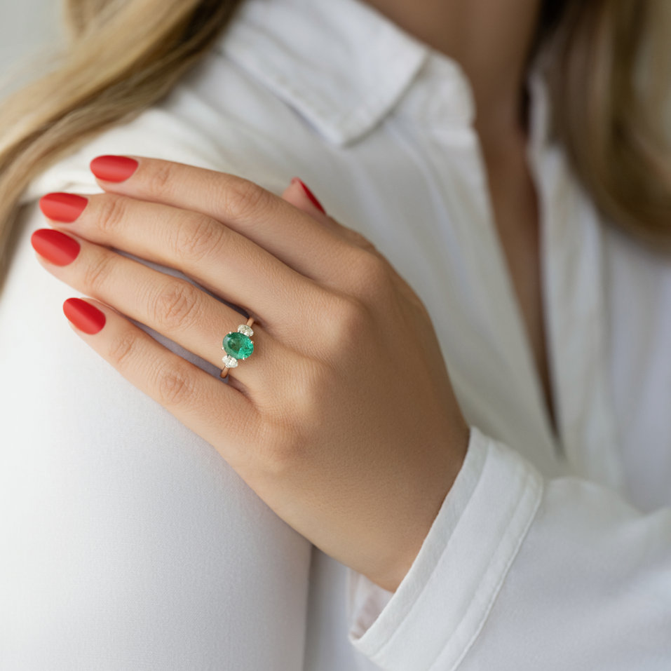 Prsten s diamanty a smaragdem The Marvelous