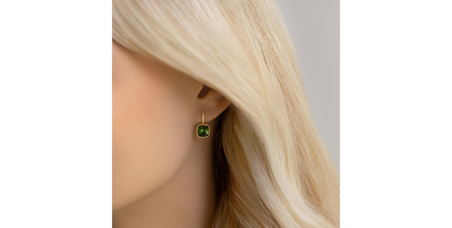 Náušnice s diamanty a rhodolitem Carelia