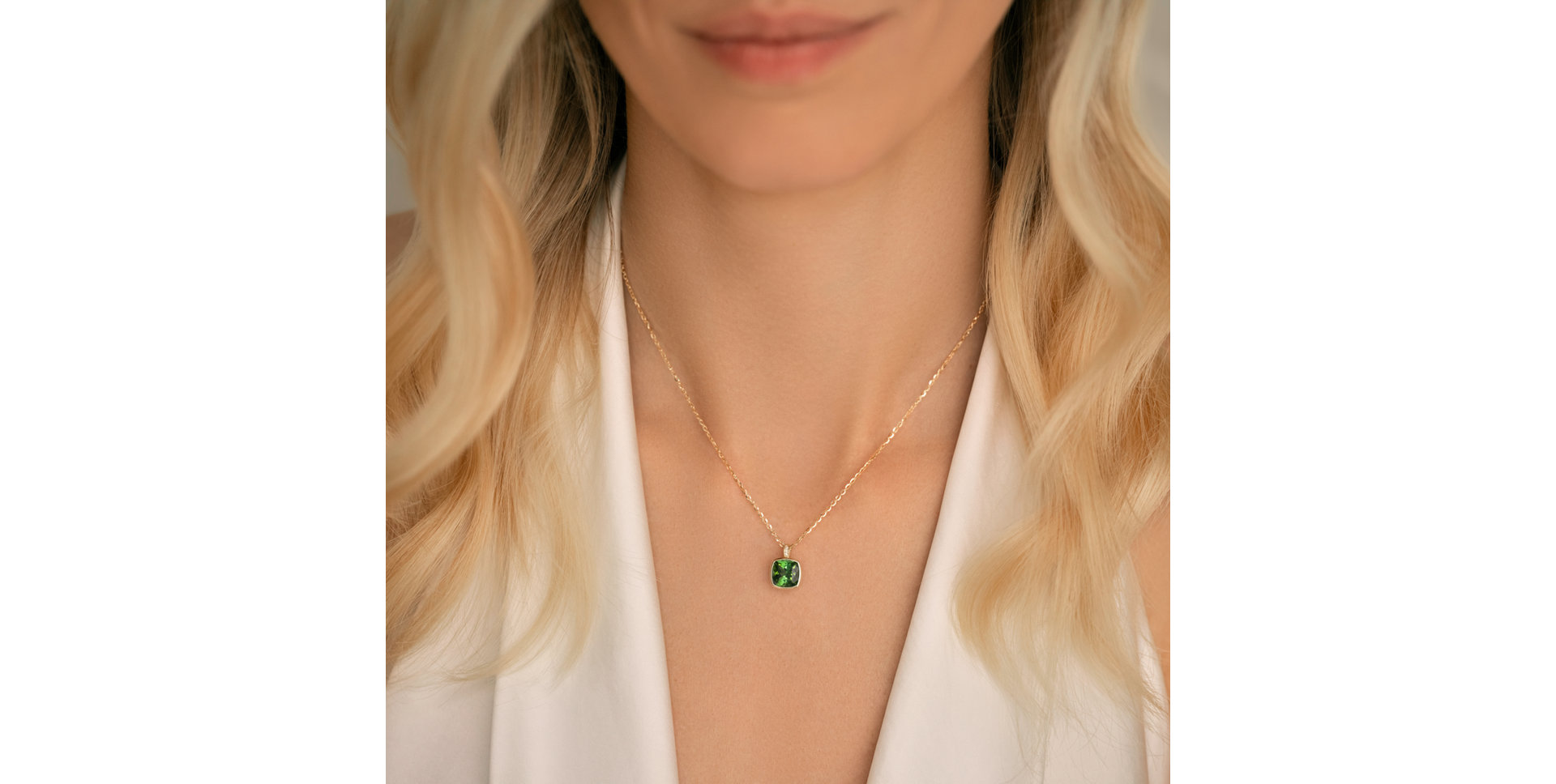 Náhrdelník s diamanty a rhodolitem Carelia