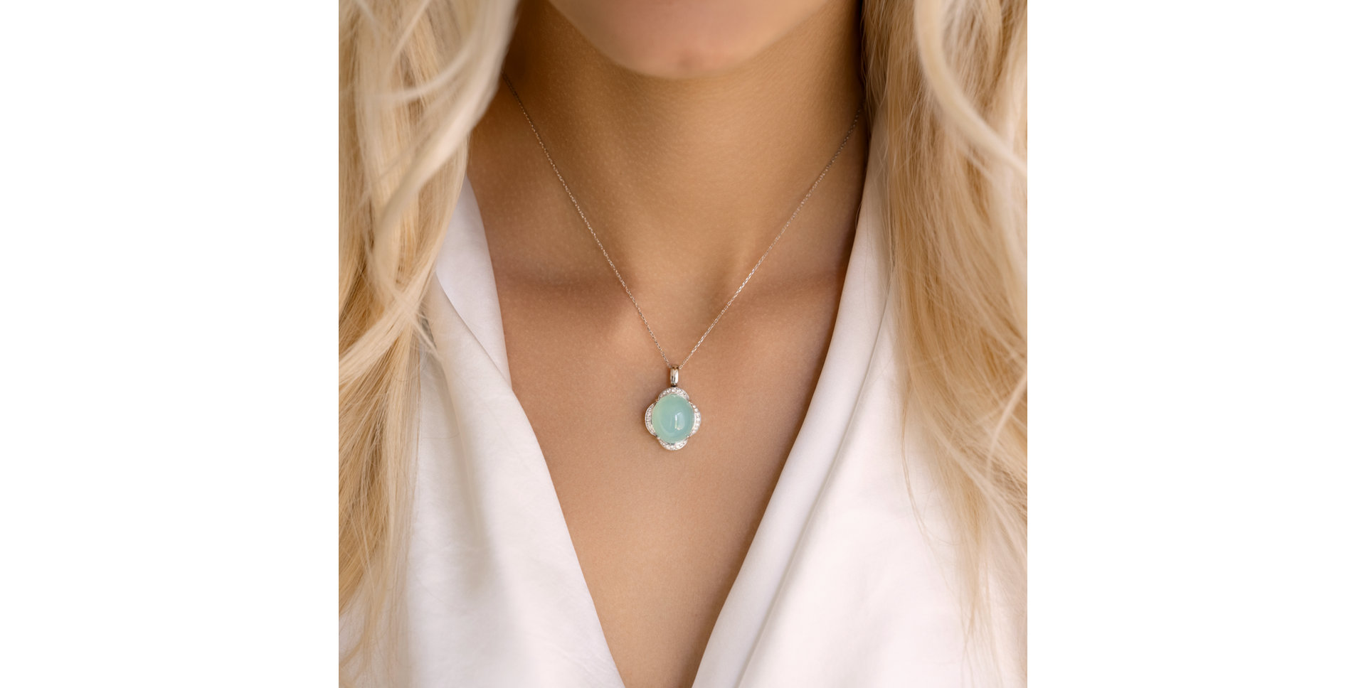 Náhrdelník s chalcedonem a diamanty Geranium Gems