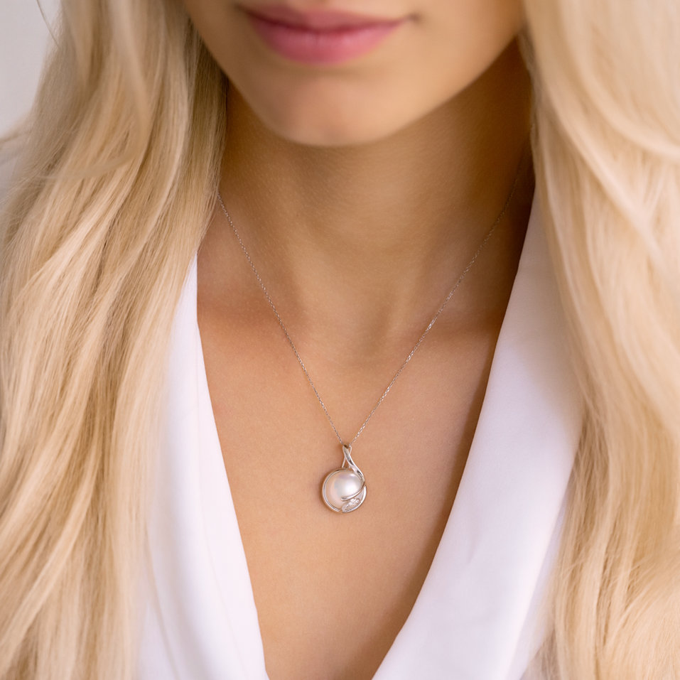 Náhrdelník s perlou a diamanty Jennifer