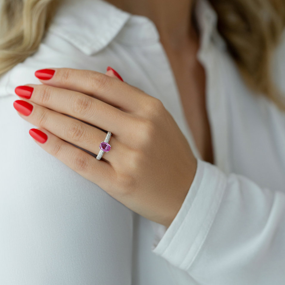 Prsten s safírem a diamanty Noelle