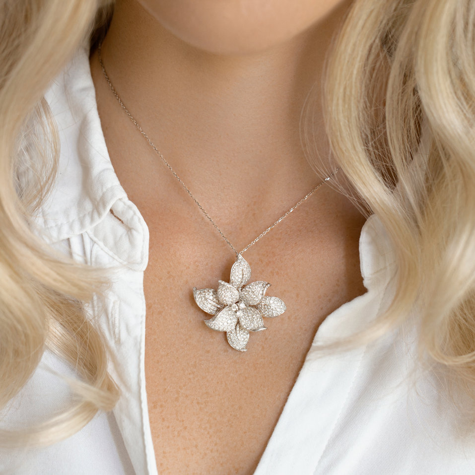 Přívěs s diamanty Akito Rose