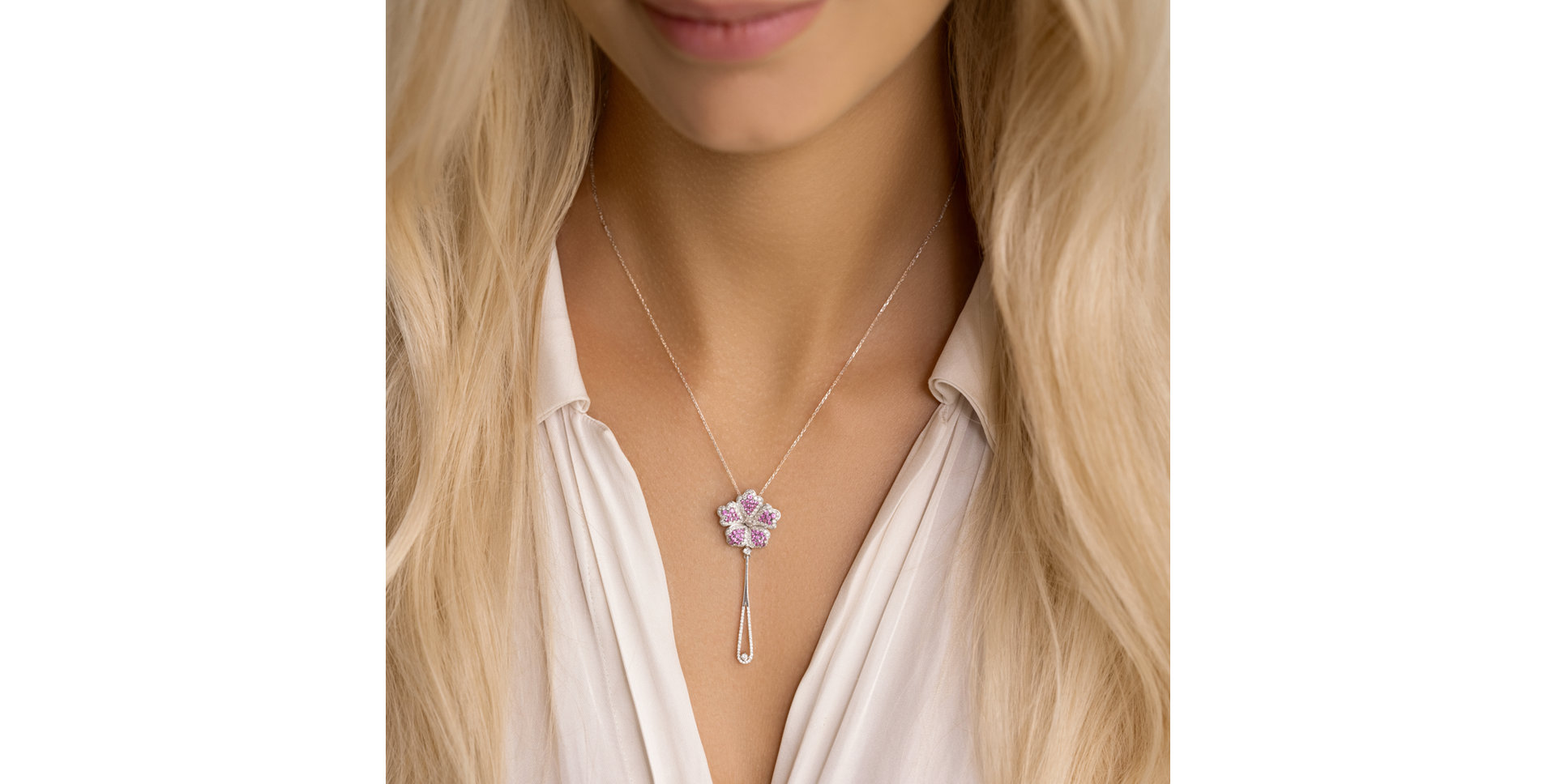 Přívěs s diamanty a safíry Magic Lotus