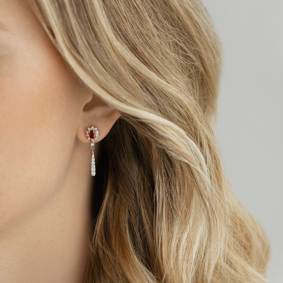 Náušnice s rubínem a diamanty Comet