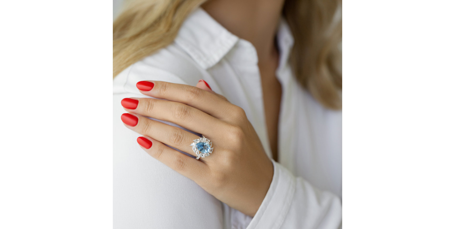 Prsten s diamanty, topazy Fatidique