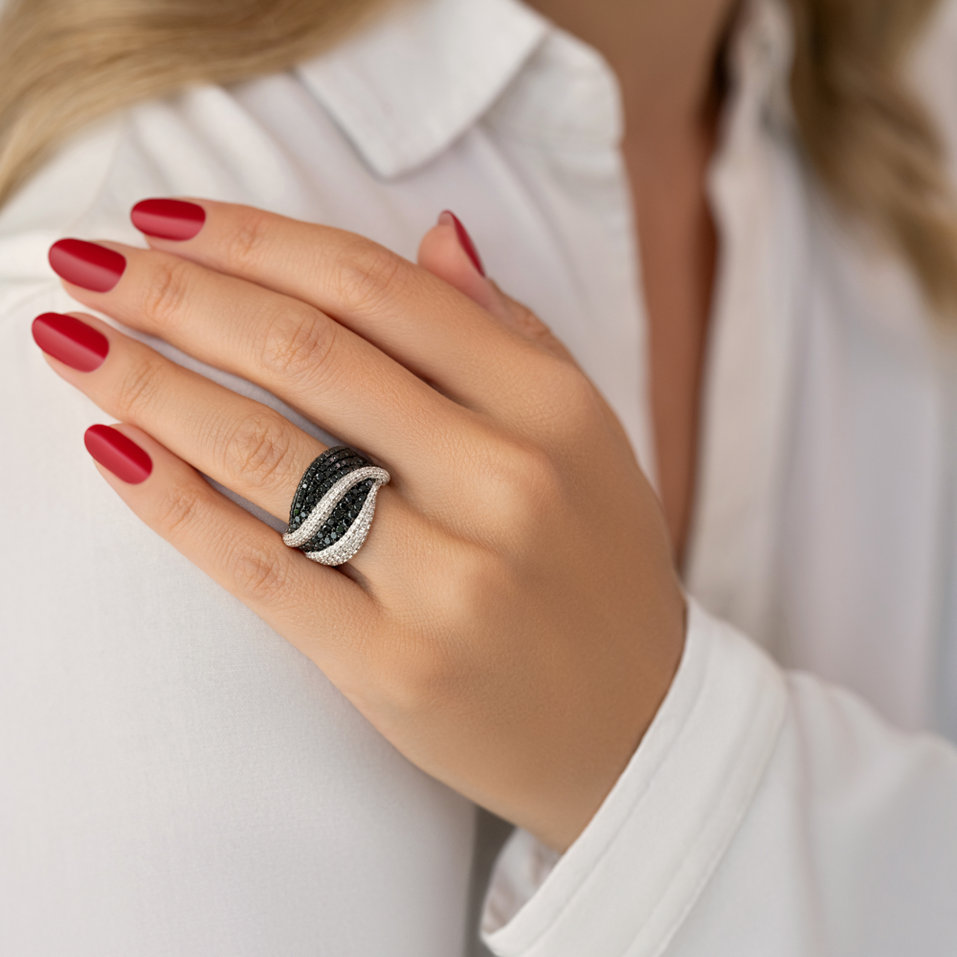 Prsten s černými a bílými diamanty Black and White Storm